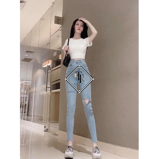 Mẫu Jean Nữ Rách Ôm Dáng